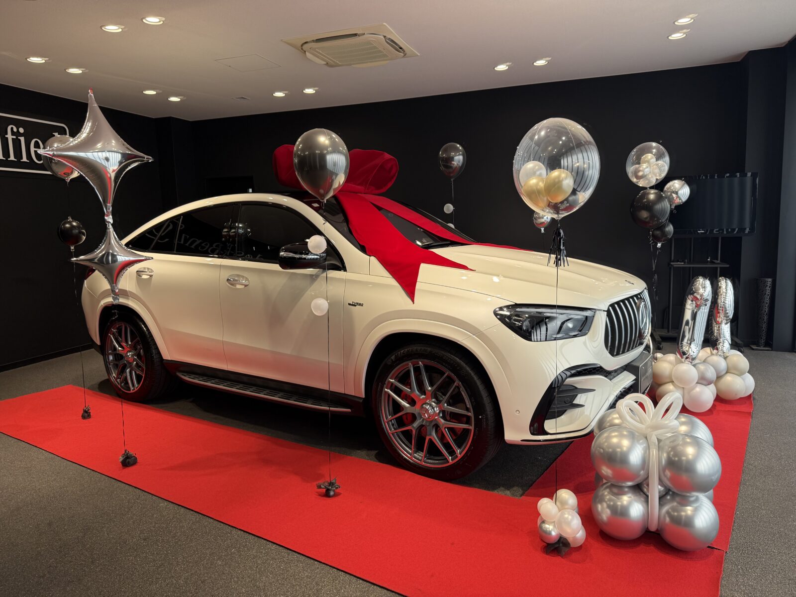 カーディーラーでの納車式バルーンデコレーション